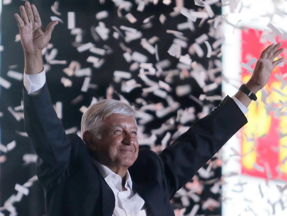 evoespueblo's tweet photo. Nuestra más calurosa felicitación al  Hno. Presidente electo @lopezobrador_, por su contundente victoria en las elecciones de #México🇲🇽. Estamos seguros que su gobierno escribirá una nueva página en la historia de dignidad y soberanía latinoamericana. 
#AndrésManuelPresidente https://t.co/Gg11vsPWJG