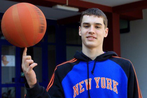 mariohezonja's tweet photo. Start spreading the news...I want to be a part of it, New York,New York! Very excited to be joining the Knicks and play for coach Fizdale! A dream come true!! #betterhairdaysareahead https://t.co/V7JfOUc9ob