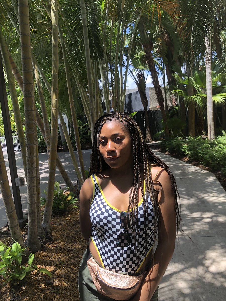 briannasimone's tweet photo. #WhosWhoAtVState
what's up I'm bre ! 🤪💕
🌸incoming freshman
🌸 atl baby
🌸LEO 🦁
🌸majoring in biology (pre-med track)
🌸#vstate22
🌸i'm very chill & boujee (i'm working on it😂) and goal-oriented
🌸 don't be afraid to say hi
🌸dm me, let's be friends https://t.co/fJXTyaHtyM