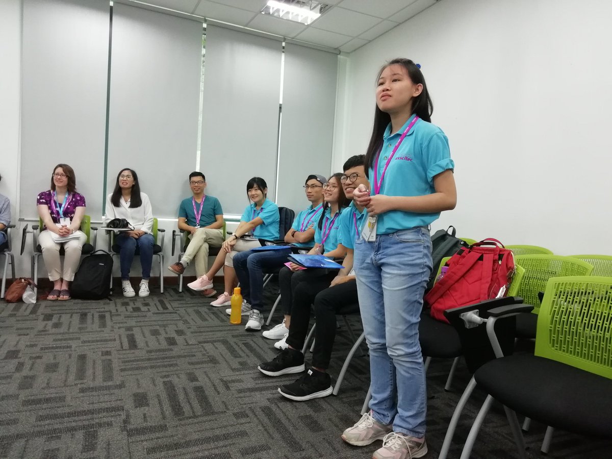 Andrew_P_Morris's tweet photo. Alan West of @exscitec &amp; our @UoNMalaysia student mentors kick-off the first ever #STEMWorldASEAN Summer School. We're pleased to welcome students from the UK, Vietnam, Cambodia &amp; Malaysia https://t.co/DZkOj6S5Kp