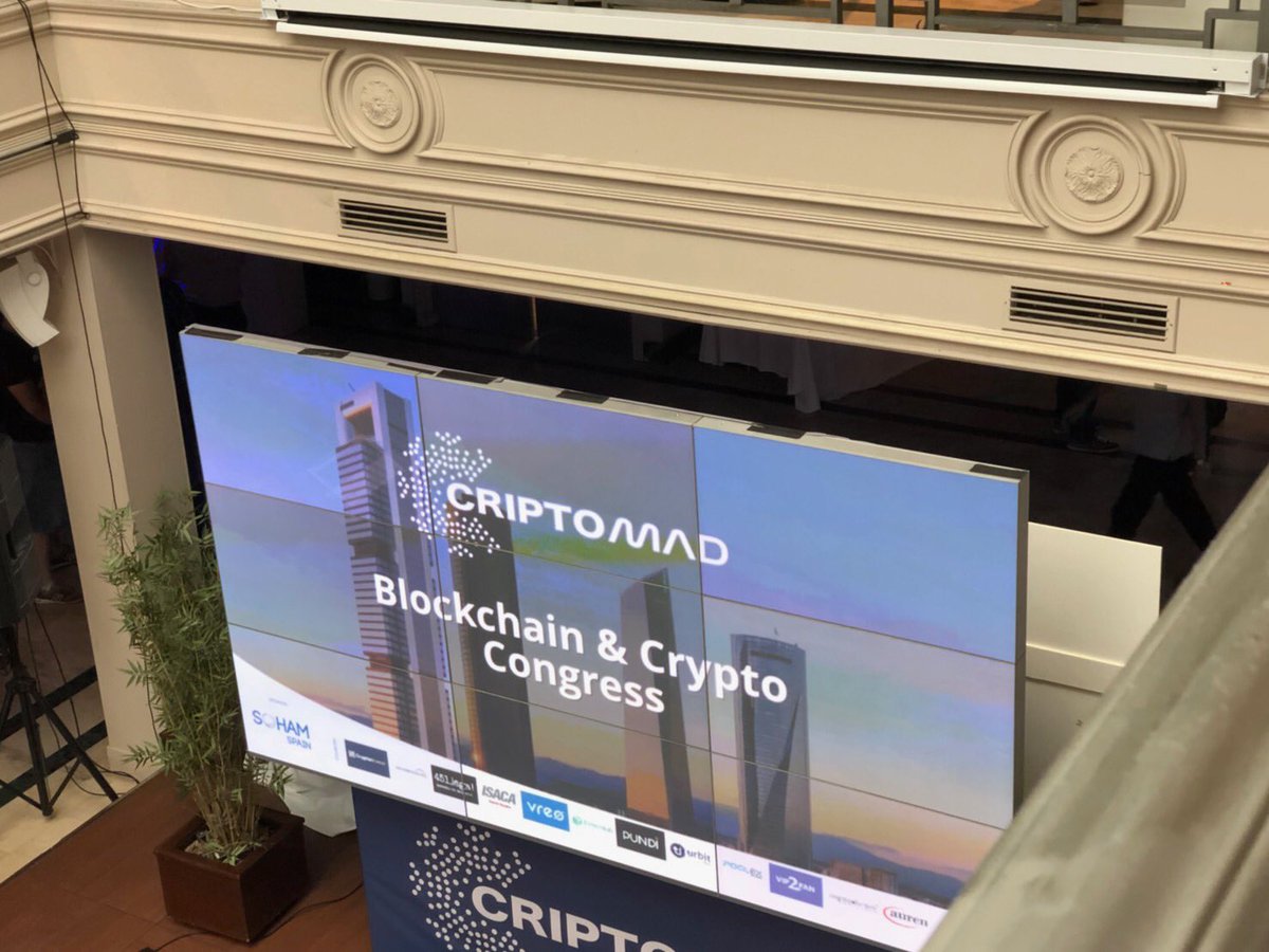 BlogueroDigital's tweet photo. El #AgoraChainer @Bloguerodigital en el #Criptomad Congress 1ª Edición 2018 | C.C ABC Serrano Madrid donde se disfrutó de un día muy especial junto a la comunidad #BlockChain ❤️#murmullodelaintelectualidad ✍️ https://t.co/OtZK0btp1f Gracias @bitcobie https://t.co/xDyA9TsLvr https://t.co/Yc8LXO9Ib6
