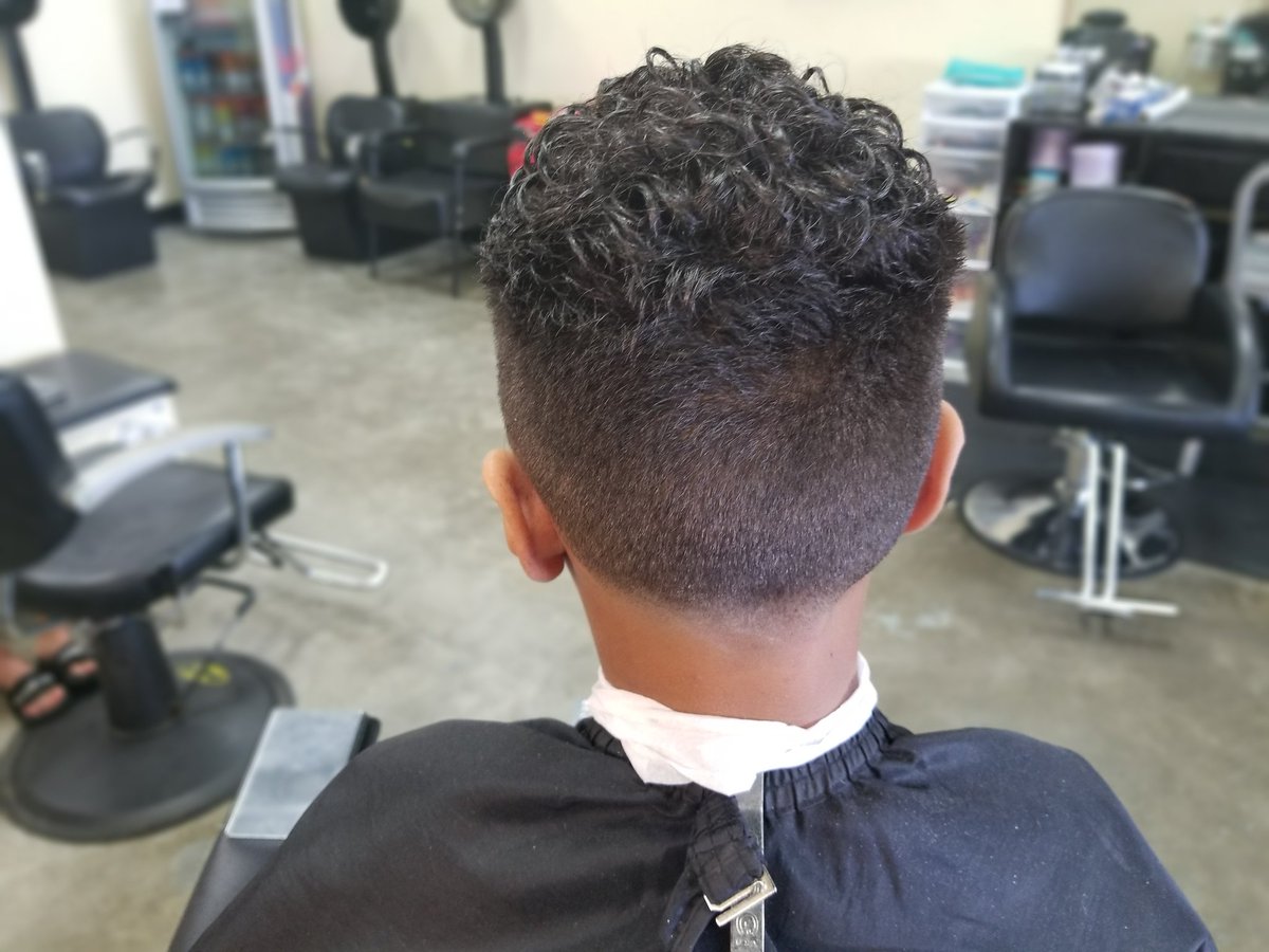 disco42111's tweet photo. ROYAL STUDIO 1220 ELLIOTT DR MIDDLETOWN OH 45044 FOR ONLINE APPOINTMENTS https://t.co/jeHUvqeqdb https://t.co/hx033g7bsV