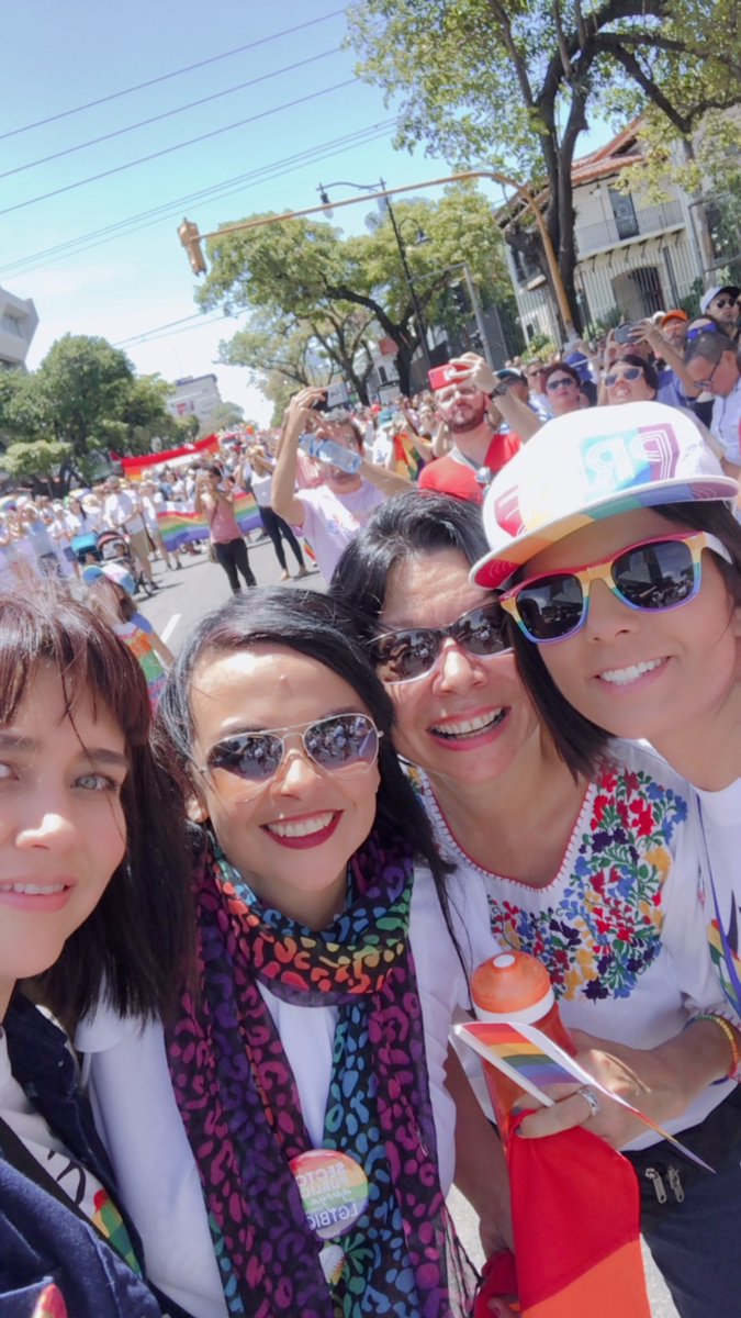 gi_melendez's tweet photo. Cuando pensamos que todos deberíamos de tener los mismos derechos salimos a las calles a pedirlos ❤️🧡💛💚💙💜 #PrideCR https://t.co/n2E8bqCaBG