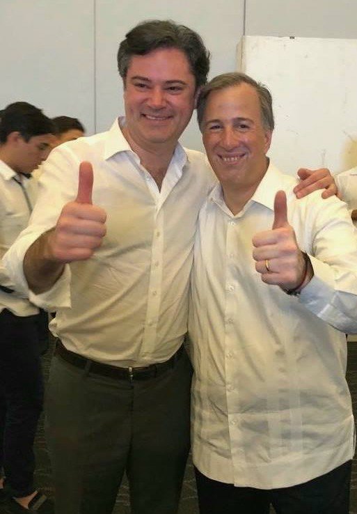 aurelionuno's tweet photo. Fue un privilegio acompañar a un gran hombre en su búsqueda por la Presidencia de la República. ¡Muchas gracias por la confianza, amigo @JoseAMeadeK! https://t.co/T6iE7Czsxg