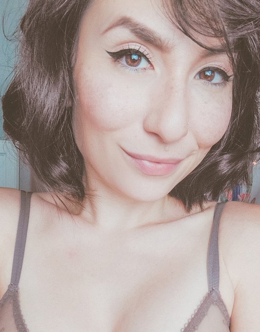 Hope you all had a lovely weekend!  I'll see you in the morning! https://t.co/ifRVjlNskL