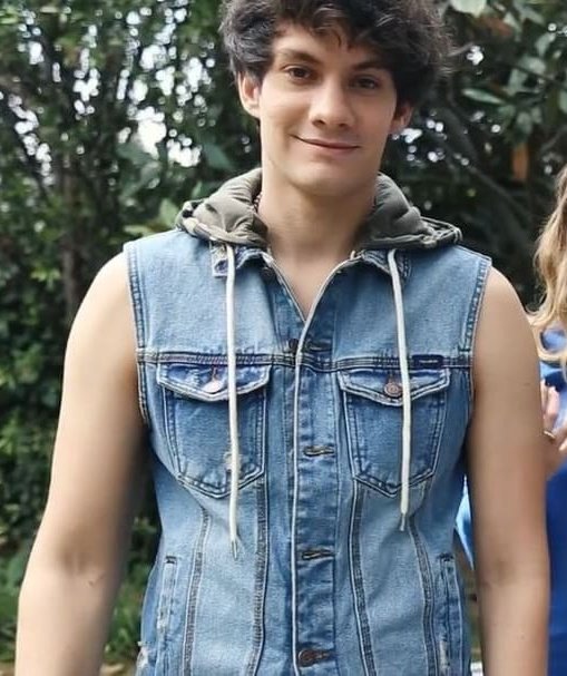 elizabethsvgs's tweet photo. SEÑORAS Y SEÑORES, CON USTEDES EL CHICO TRENDY

#BryanMouqueTrendy #CD9 #Coders #KCAMexico https://t.co/yaA8HbiHgP