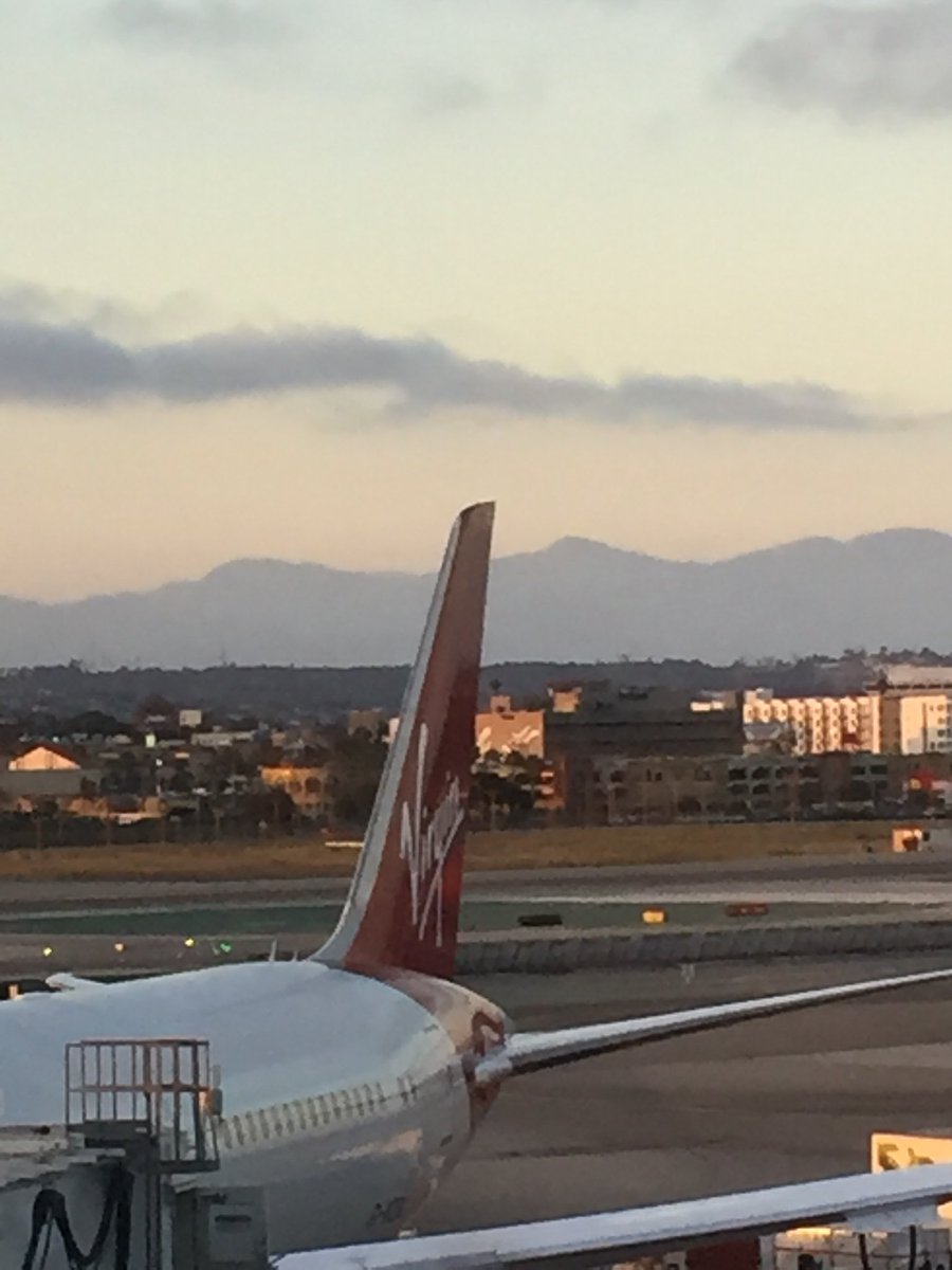 GuyInShorts's tweet photo. Hi Twitter it’s been a while! Goodbye USA it’s been a blast, until the next time. #MatrixFitness #ideaworld2018 https://t.co/A5Nb8DiLfg