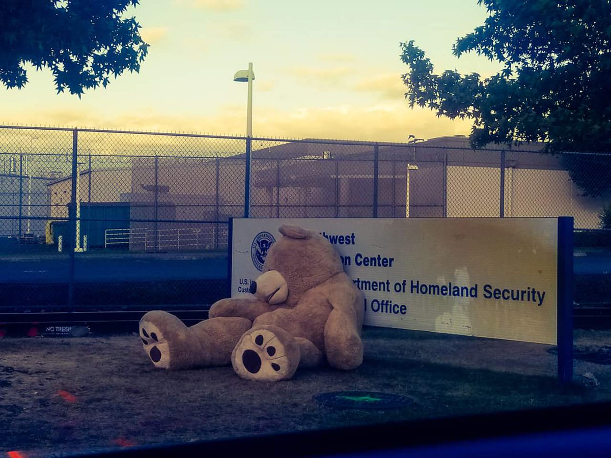 rawjr710's tweet photo. #Tacoma #ImmigrationReform #ImmigrantChildren #1000words #FamiliesBelongTogther #Resist https://t.co/r4iKtCwp3W