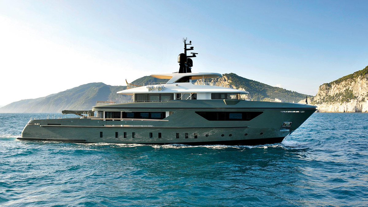 "South East Asia offers beautiful and untouched cruising grounds and, thanks to the Sanlorenzo 460Exp’s 4,000nm autonomous range, you are free to explore them all." @SimpsonMarineHK <a href="/boatint/">BOAT International</a> #yachtlife #yacht #yachting #superyacht boatinternational.com/boat-presents/…