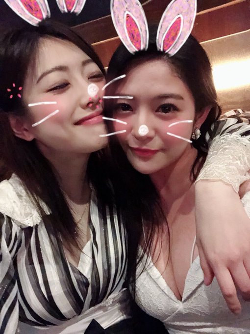 先日の酔っ払いめぐり♪ 酔っ払って羽田あい氏にまたがり&hellip;襲いかかるめぐり|///|･&omega;|///|  あか〜〜ん(  ⌯᷄︎ὢ⌯᷅︎  ) https://t.co/XeKTgkbkkU