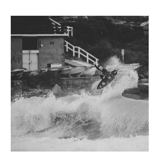 ChippaWilson's tweet photo. Home - Bondi bounce one stormy afternoon captured by @johnrespondek https://t.co/XUtNCpxrD2
