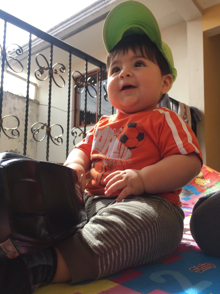 shatuk_18's tweet photo. Mi amor verdadero ❤️❤️❤️❤️ #comocreces 😭😭 https://t.co/u0p2rugf5Q