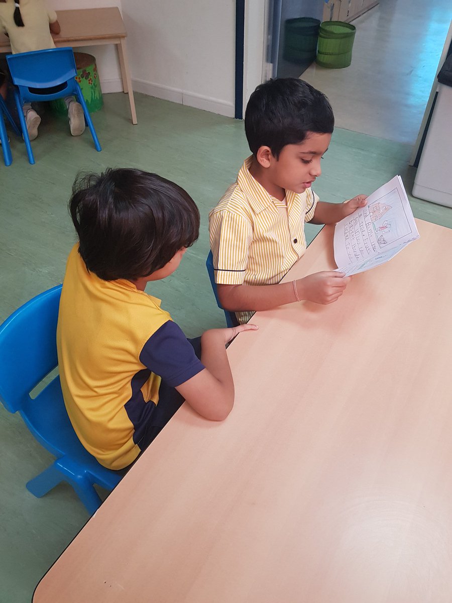 Horizon_Year1's tweet photo. 1S authors loved reading their stories to Silver Submarines @Horizon_FS2 today, thanks for having us! #PowerfulLearners #HorizonYear1 #HorizonAspire https://t.co/Rbxuh3spJa