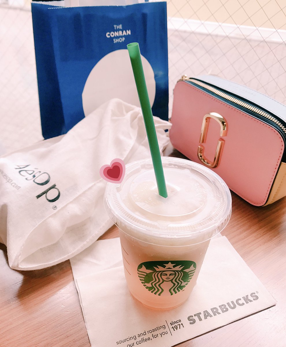 holiday1526's tweet photo. お買い物途中のスタバ新作🍋
フローズンレモネード

diptyqueで最近お気に入りの石鹸買ってきた💓よい香り

#starbucks
#new
#frozentea https://t.co/VyjVmVsD5D