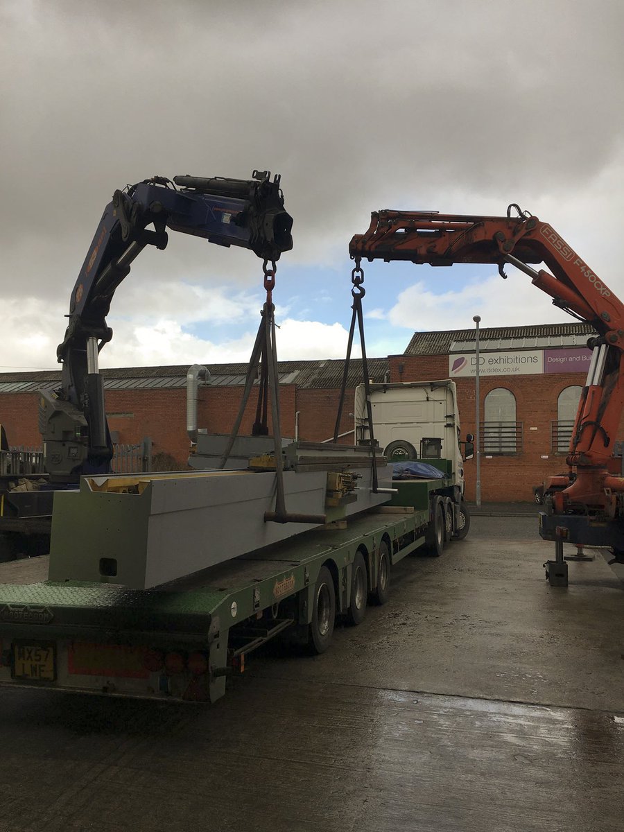 some of our round slings being used to manoeuvre machinery. round slings available from 1 to 15 tonnes. check the link or get in touch for more details.
ow.ly/k3Nv30kFzSC