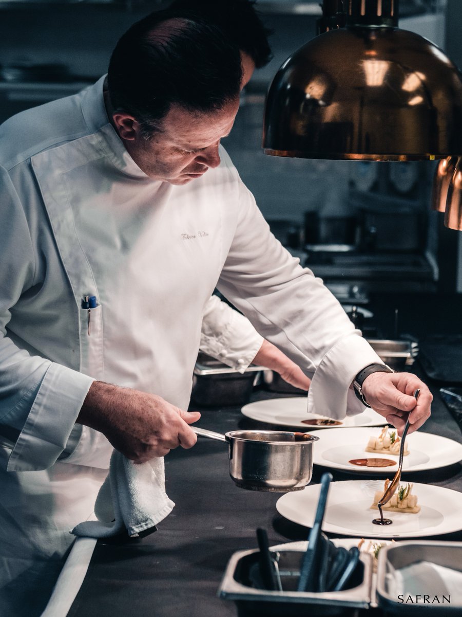 Safran_Paris's tweet photo. This week Safran Paris invites you to the Tasting Room's kitchen, directed by starred-chef Fabrice Vulin. 

Meet us in the Yam n°43.
Fabrice Vulin - Tasting Room -  City of Dreams Macao

#SafranParis #gastronomy #restaurant #TastingRoom #luxuryhotel #tableware  #chef https://t.co/cl2VHHxrCG