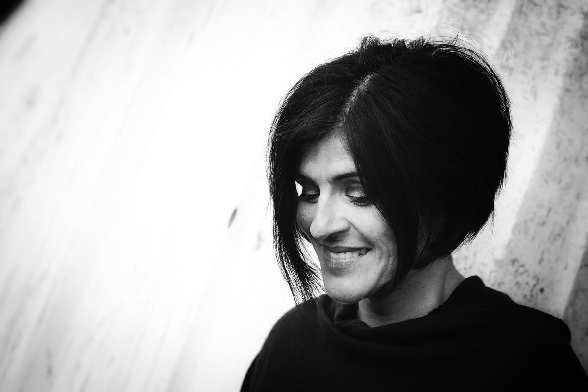 annika_skoogh's tweet photo. This Thursday 5/7 catch me @swimlyme with @CraigMilverton &amp; @ValereSperanza Join is from 8.15pm foot lush food/drinks &amp; fine music, free entry :-).  @whatsonBridport @LymeRegisEvents @whatsondorset #livemusic #jazz https://t.co/ipxbiKQzp8