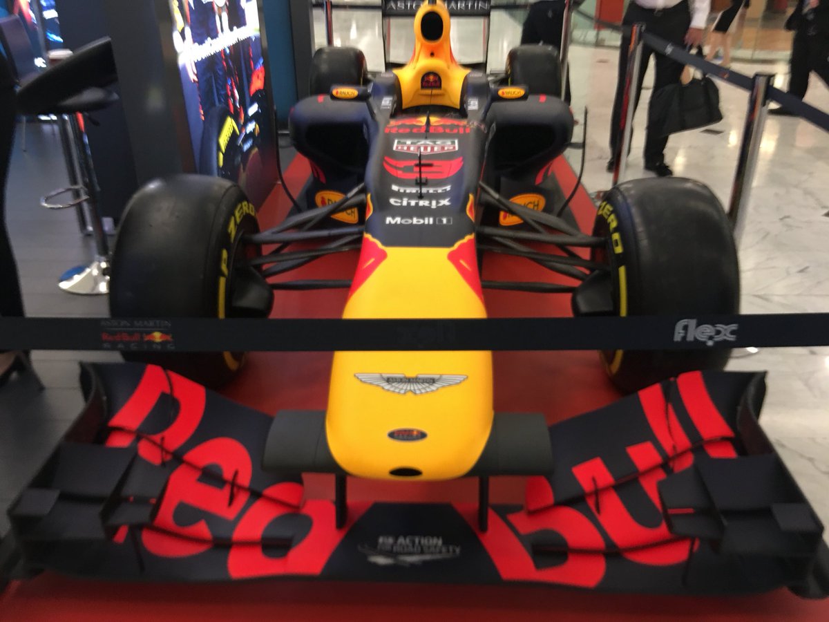 thirdeyesgn's tweet photo. Red Bull in Canary https://t.co/lOcgO6eRB5