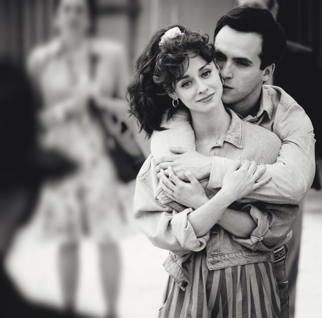 Elena_RiveraV's tweet photo. Gracias por haber hecho a 'Cuéntame...', de nuevo, la serie más vista de TVE y una de las 3 más vistas de toda la temporada.
Es increíble que esto ocurra después de 19 temporadas. 
GRACIAS https://t.co/bR0dq1C6du