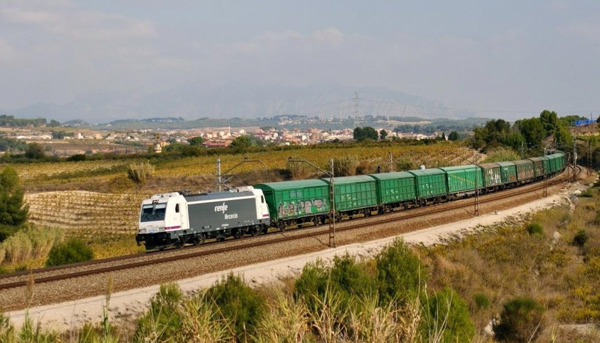 El corredor #CantábricoMediterraneo es un eje vital para el transporte de mercancías y viajeros #Europa no puede olvidar nuestras necesidades #CCOOenLucha para #RecuperarLoArrebatado