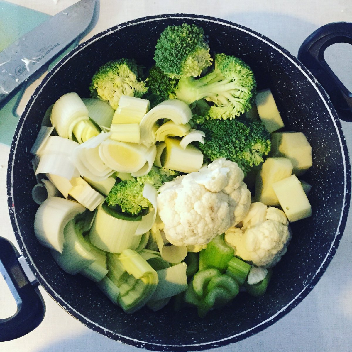 Whipping up a yummy pot of green Goddess soup aka using up all the old and rubbery leftover veggies lurking at the bottom of the fridge 😂 #soups #noleftovers #frugalliving