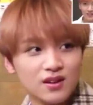 동: 방금 읹즌이한테 [불꽃 축제 보고 싶다. 시간 되면 같이 갈래?] 라고 카톡이 와서 웬일이지 생각하고 톡 보내려고 했는데 이어서 [방금 건 젠오한테 보낼 건데 잘못 보냄. 넌 방에서 형광등이나 봐ㅋ] 라고 왔다.