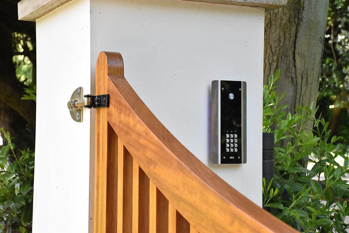 SwanGatesHull's tweet photo. We have many different access control options available for our gate installations. @AESglobalonline intercoms are proving our most popular at the moment! https://t.co/BegJwWEbG5