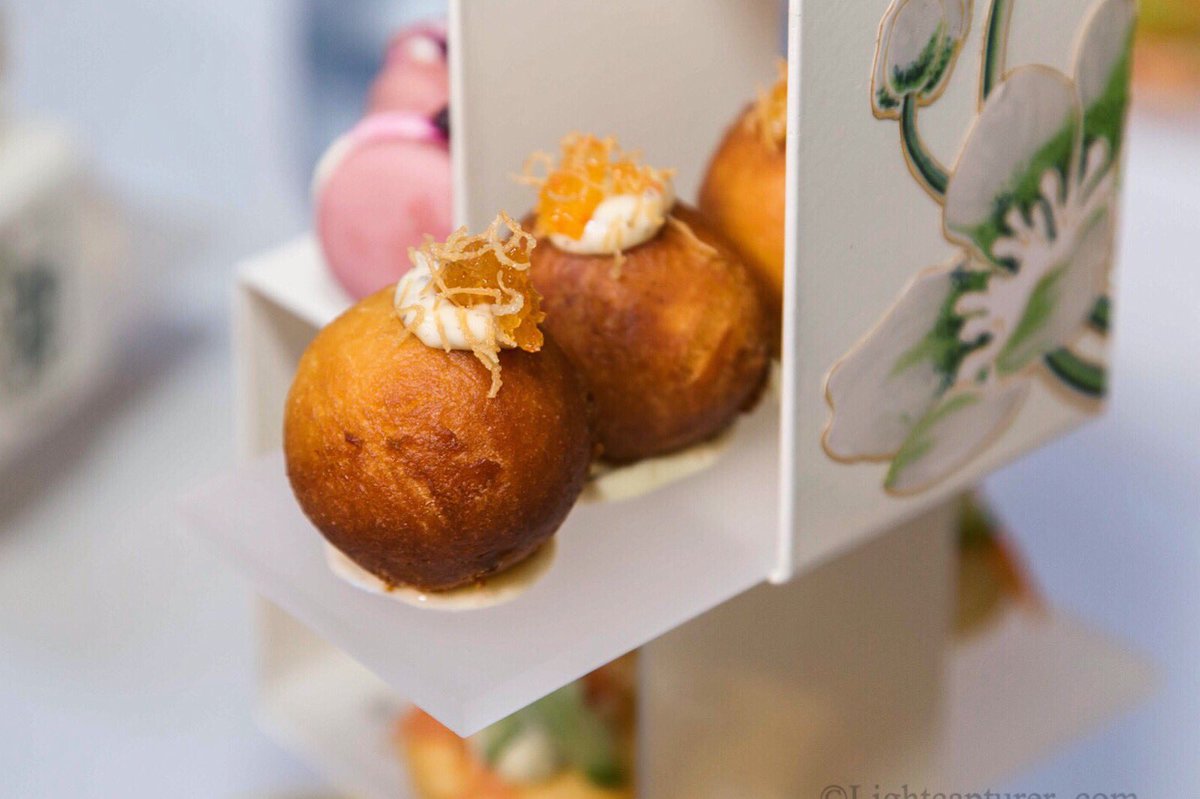 lightcapturer's tweet photo. Balls for high tea at the QT hotel #foodporn #hightea #qtea #qtlife https://t.co/sOSYuHK5DD