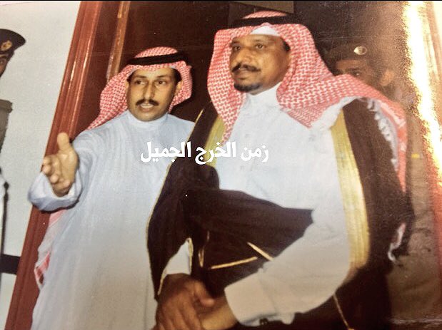 zamanalkharj's tweet photo. من ذاكرة زمن الخرج الجميل الإستاذ حمودبن شبيب اميرالخرج -رحمه الله-
وعن يمينه الإستاذمحمدالسبيعي مالك فندق شمسه في إفتتاح الفندق عام ١٤٠٨هـ والذي يعتبر اول فندق في مدينة الخرج . https://t.co/AOH8uTkd9H
