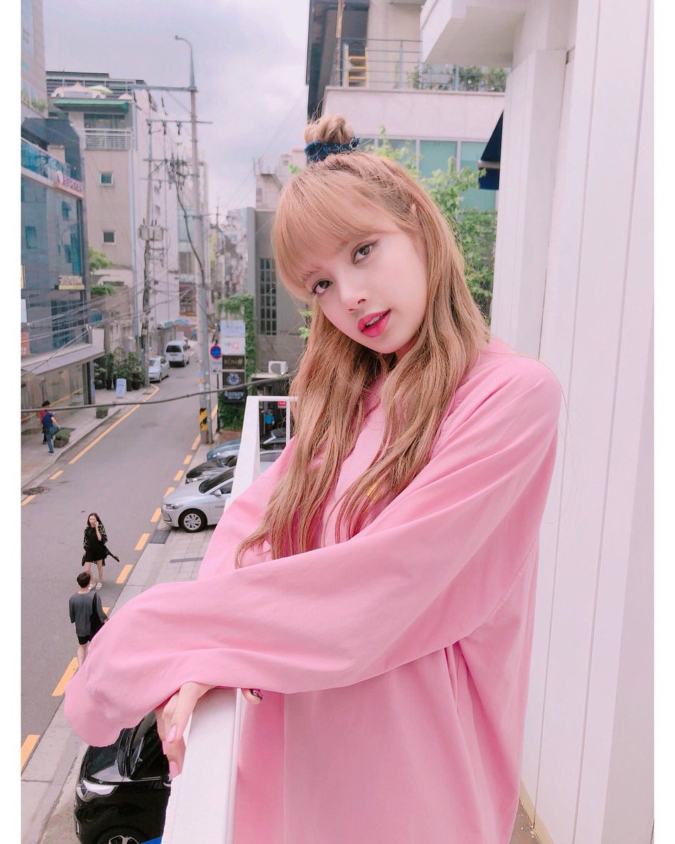 Lisa Blackpink Lisa ブラックピンク リサ From Lisa Ig