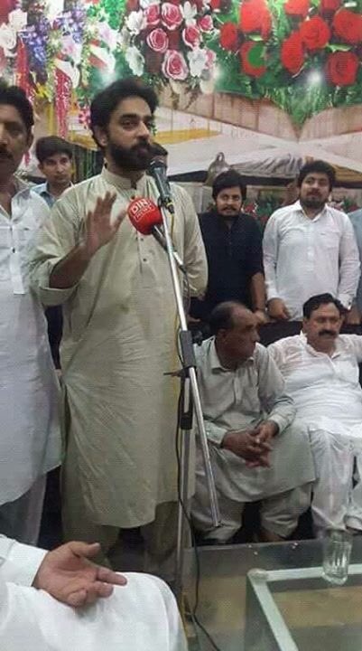 PTISPOfficial's tweet photo. سولنگی میرج ہال ڈھرانوالہ میں منعقد تقریب سے امیدوار #PP241 ملک مظفر خان صاحب اورامیدوار  #PP242 چوہدری عبداللہ وینس صاحب خطاب کرتے ہوئے.

#NA168 https://t.co/xbiBU2bCxl