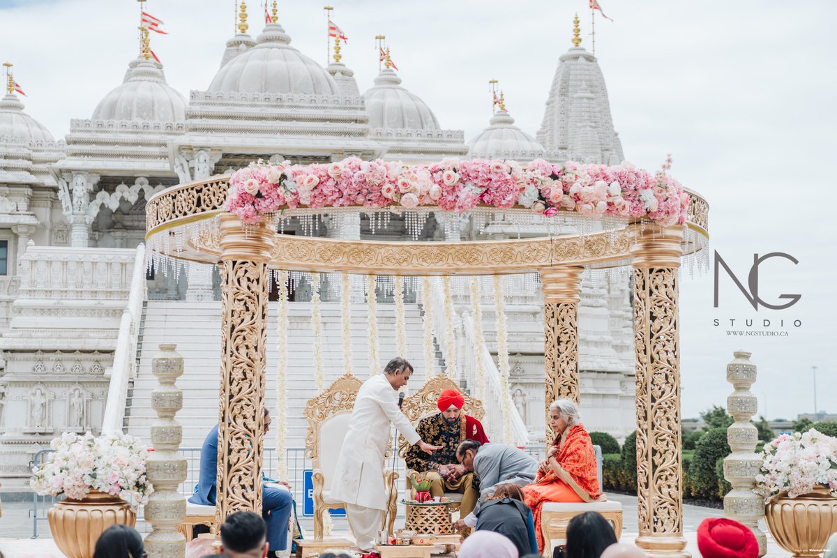 ngstudioca's tweet photo. Neelam &amp; Rick's wedding at BAPS https://t.co/J3nZR590W3