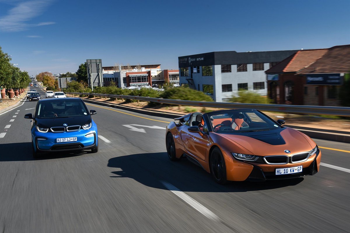 #Driven: BMW i8 and i3 bizcom.to/1/3two by @ilse_vdberg via @Biz_Auto @BMW_SA #carreview #motoringreview #BMW #BMWi8 #BMWi3 #electricvehicles #EVs #hybridvehicle #BMWi8RoadsterinSA #BMWi8Coupe #BMWi8Roadster