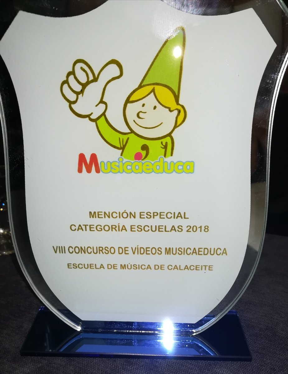 EMMCalaceite's tweet photo. Hoy hemos recibido de manos de Eva Alonso, creadora y fundadora del método y Escuelas Musicaeduca la Mención Especial del Jurado en el Concurso de videos Musicaeduca y la 2a posición en el Premio a la mejor Escuela  Musicaeduca 2018. #EMMCalaceite #YoSoyMusicaeduca https://t.co/TlSFq4xpxB