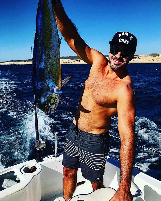 SharoneHakman's tweet photo. Make the most of your week and go catch that big fish! Don’t settle, trust your gut and find a way to get yourself to where you know you deserve to be.  You’ve got a 100% chance of failing if you never try, I promise you that.  #yolo #makeithappen #somem… https://t.co/XPd0PsHhbj https://t.co/02kbzXiV6d