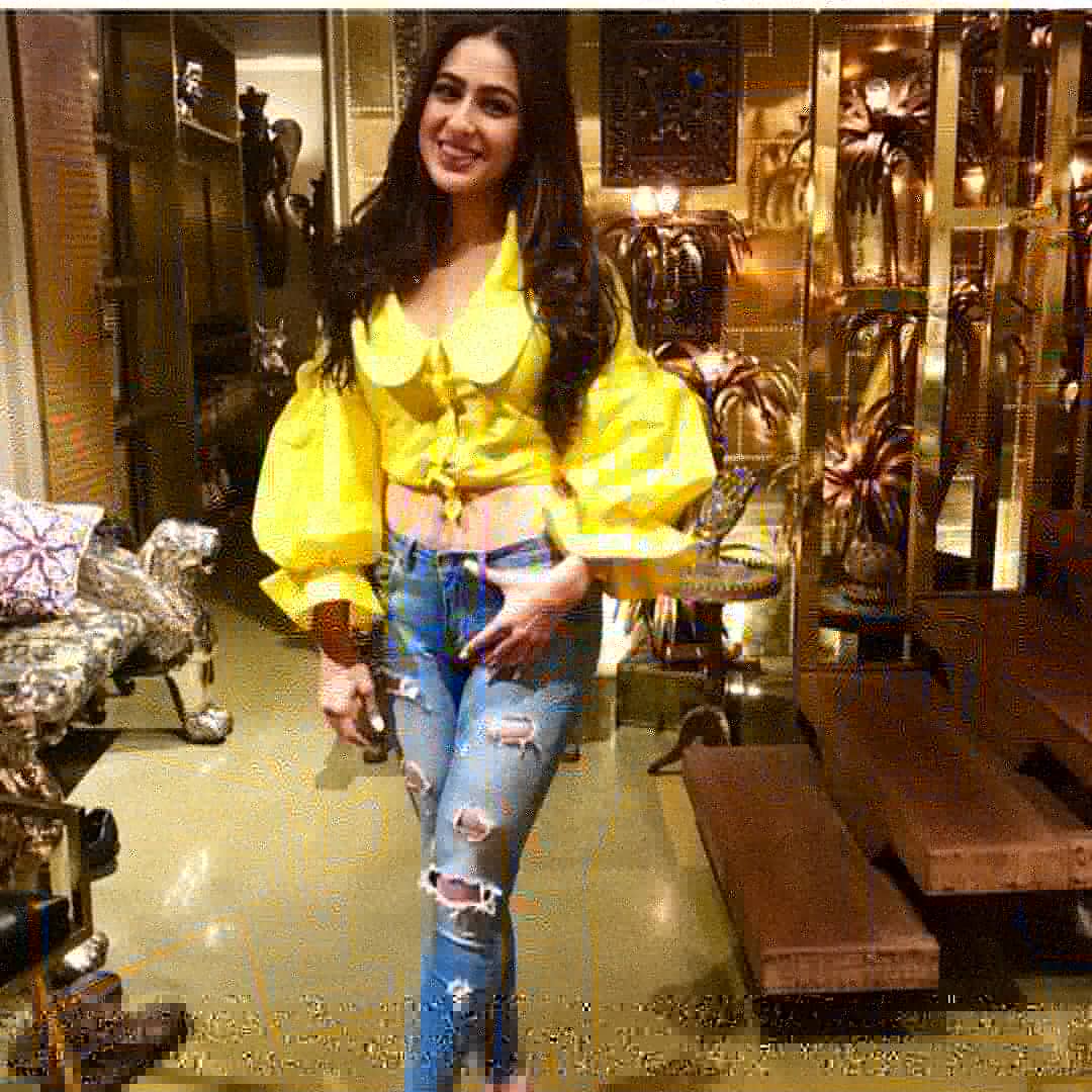It's all about the Blouse!

Sara Ali Khan is ravishing in a yellow blouse by Khosla Jani.

#SaraAliKhan #AbuJaniSandeepKhosla 
#KhoslaJani #FashionCouture #Couture #Bollywood
