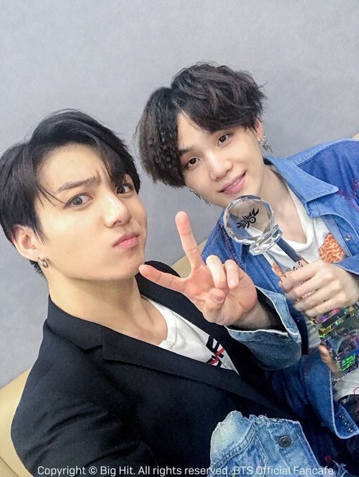 namukive's tweet photo. yoonkook has snatched @ my wig #BTSARMY #TernChoice #ChoiceFandom @BTS_twt https://t.co/93DF47VWI9