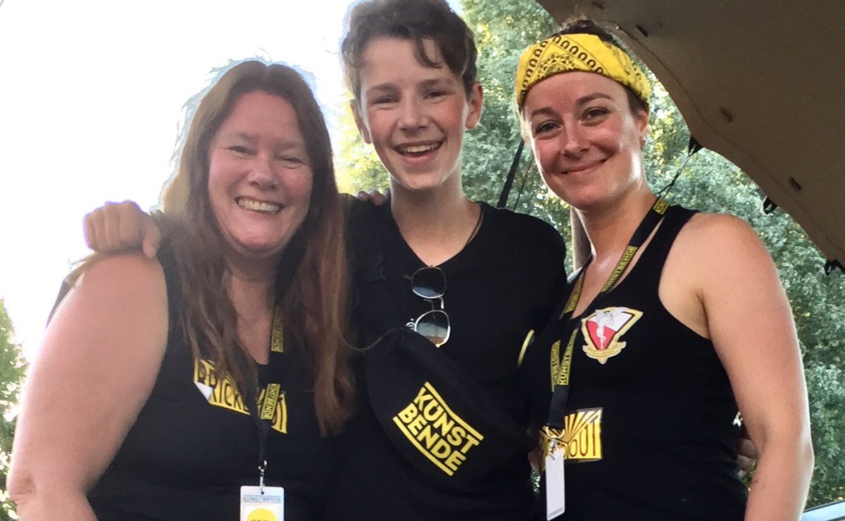 Geert Sweep won ook de TAG (Totally Artistic Genius) Award op Kunstbende Festival. Gekozen door finalistendeelnemers. #kunstbendeutrecht @uckutrecht @Kunstbende #multitalent #trots #teamkunstbendeutrecht