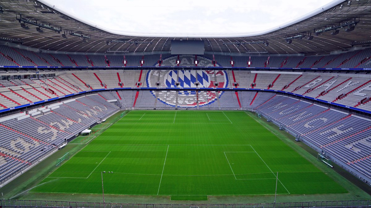 FCBayern's tweet photo. 🔴⚪ Rote Sitze für unser Zuhause! 🔴⚪
#AllianzArena #FCBayern #MiaSanMia https://t.co/1y50FENgug