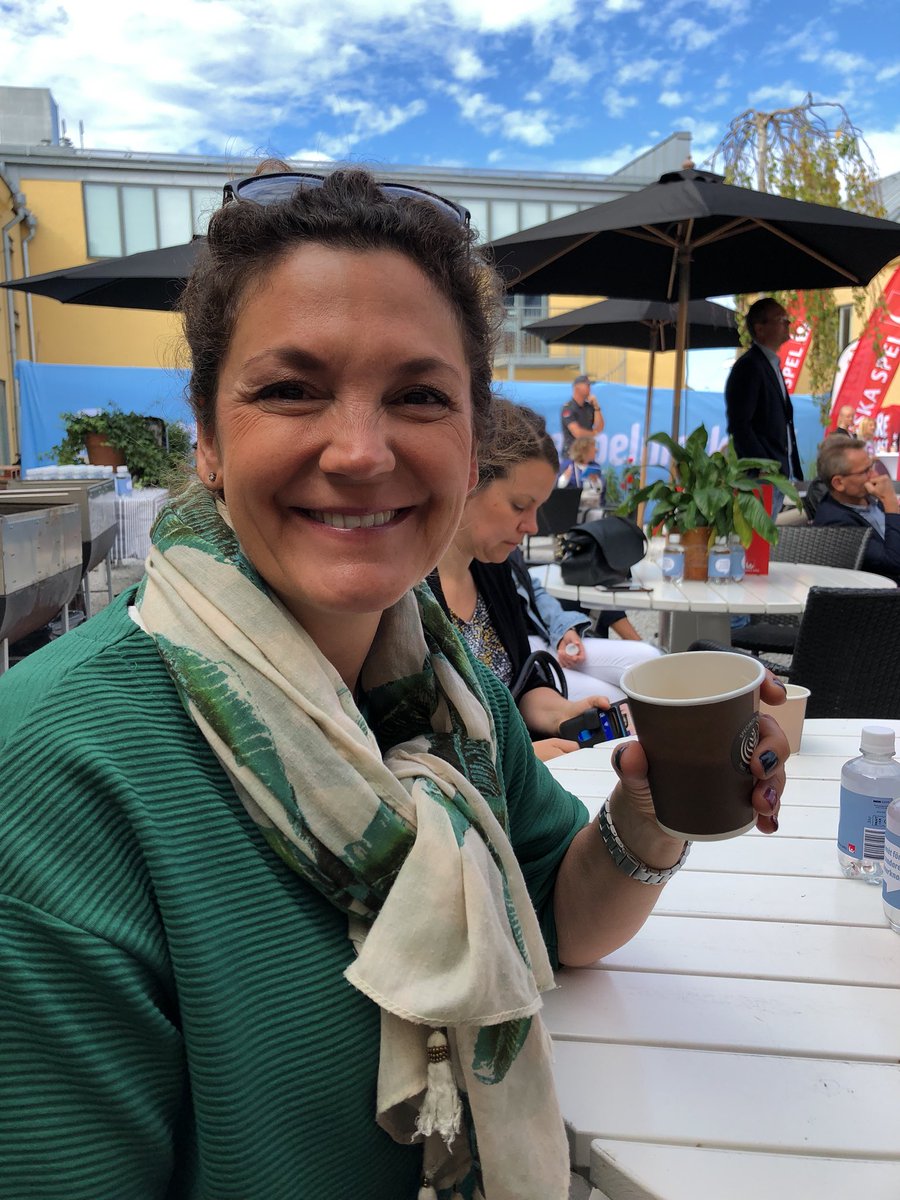 friskgeneration's tweet photo. Nu är vi på plats i Almedalen! Vill ni träffa oss så hör av er till Janna 0708-543588 el Anja 0709-740292 #enfriskgeneration #ökatakten https://t.co/GhCHj5GWmc