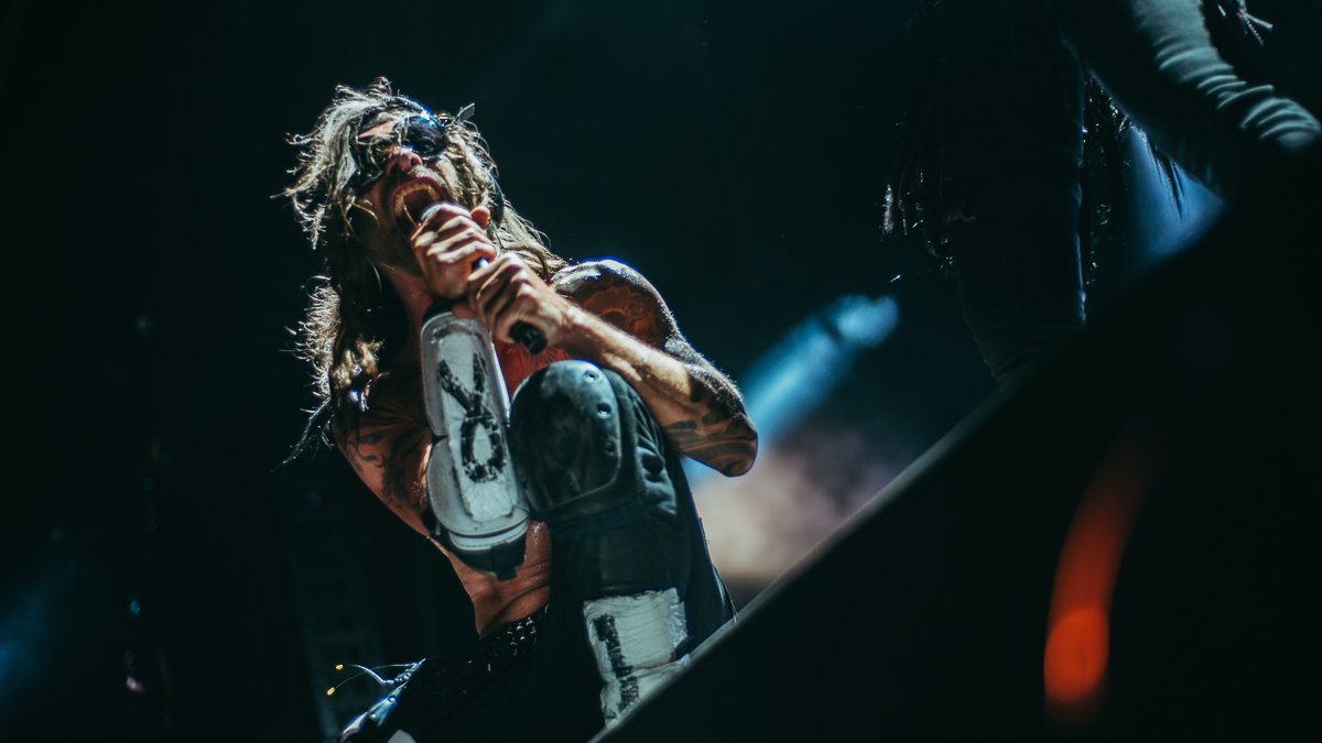 La Nuit de l'Erdre 2018 : le concert de Shaka Ponk dans l'objectif du photographe Jean-Marie Jagu #festival @LaNuitdelErdre <a href="/JmeuLaJag/">Jmeu la JaG</a> <a href="/TWIT4SHKPNK/">SHAKAPONK</a> <a href="/ShakaPonkActu/">SHAKA PONK ACTU</a> france3-regions.francetvinfo.fr/pays-de-la-loi…