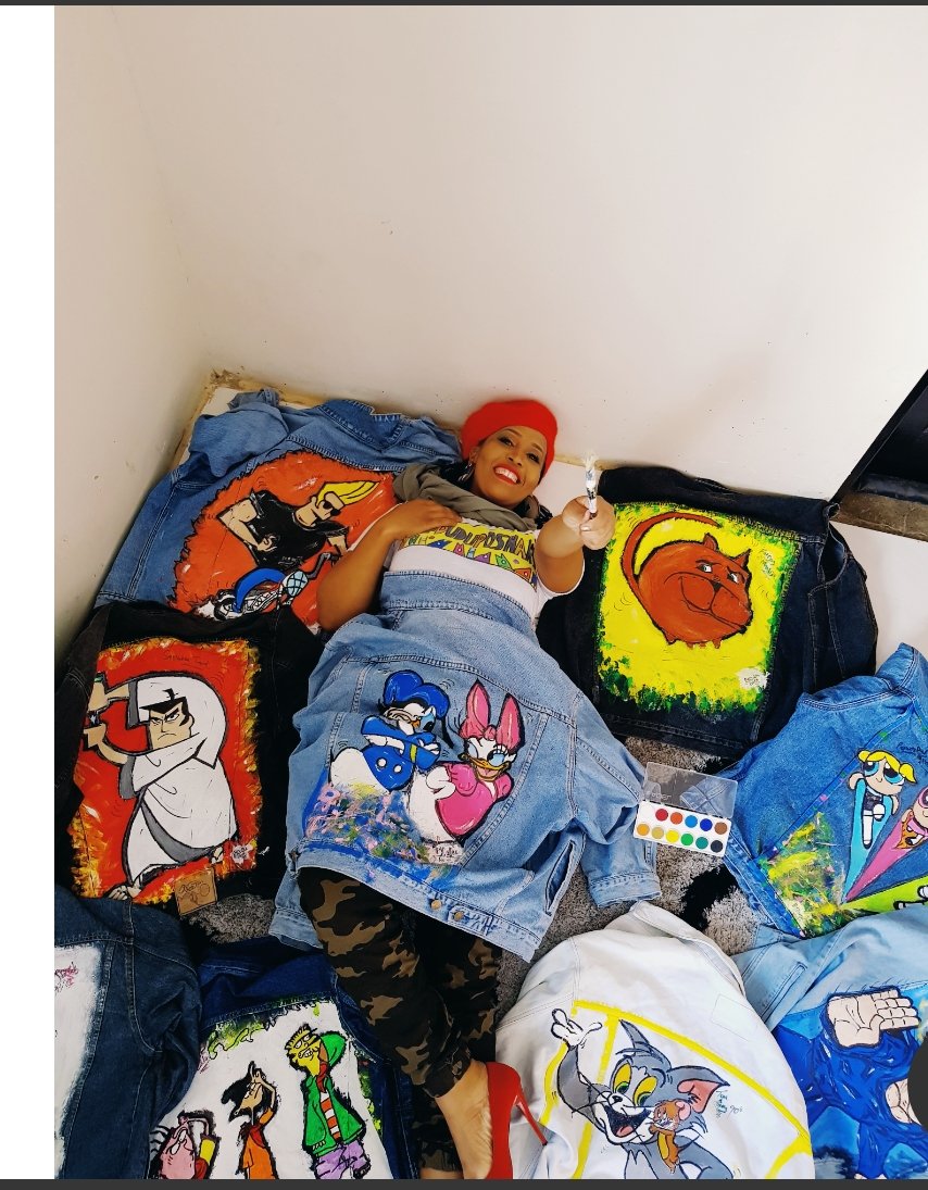 duduWagaG's tweet photo. Art by 📞 0662038225 #johnybravo #tomandjerry #Cartoonart #Mandozadog #Customiseddenimjacket #OOTD i am dudu a #FemalePainter from #Bloemfontein #FreeState #SouthAfrica #CustombyDudu #Art #Cartoons #Denim #ArtOfNature https://t.co/UD6yvdZVJP
