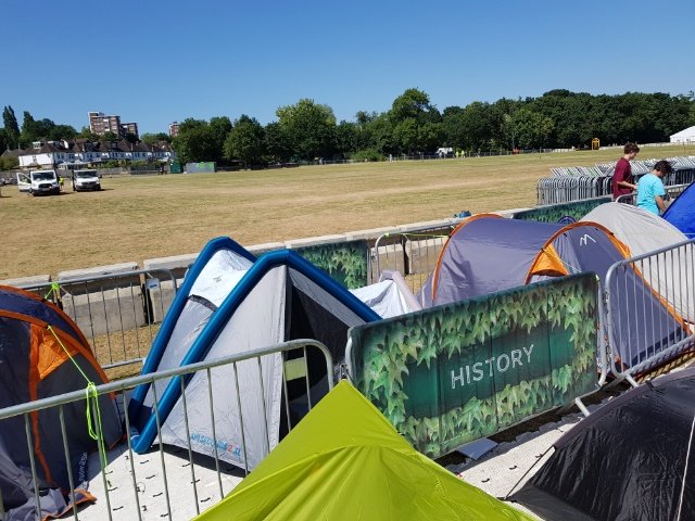 RogerOurNo1's tweet photo. Our #ViewfromtheQ Sunday 1 July
Approaching @Wimbledon Park
First night, camping within the barriers. #TheQueue officially opened at 8 am Sunday.
Our spot in the queue looking towards #K1 #48 #49
#CentreCourt #AllezRoger #HoppSchwiiz #peRFect ππ±πΎππ https://t.co/0yk6hxdbQF