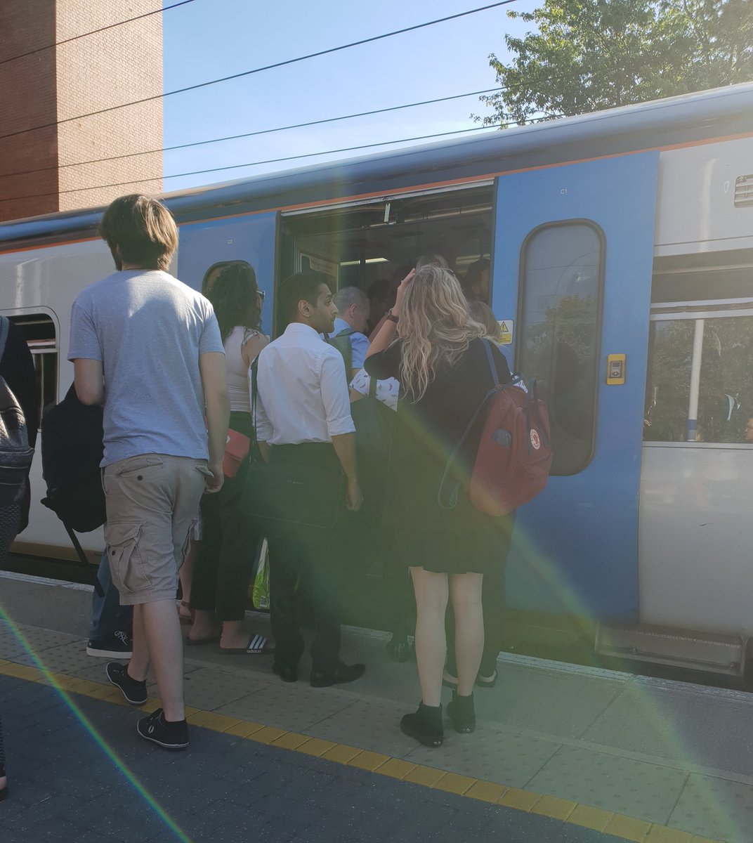 devp93's tweet photo. @GNRailUK 08:21 SVG to KGX full and standing. Advised to get on this 08:24 instead. Is this a joke? #gnfail https://t.co/xK3xmOuupI
