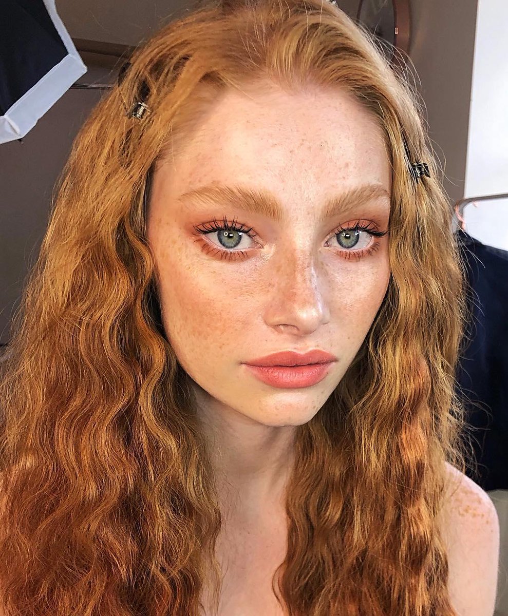 ry_comau's tweet photo. Peachy perfect by @nikki_makeup on @lauragwyneth 🙌
#ry #recreateyourself #peachy #beautifulmakeup #mua #makeupartist #makeupinspo #eyes #eyelashes #redhair #beautifulskin #freckles #naturalskin #peacheyeshadow https://t.co/BcBhJY2Aje