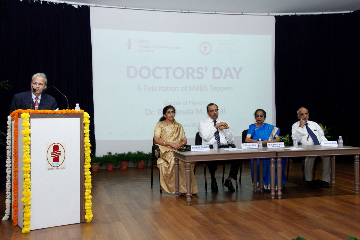 sdmmedical's tweet photo. Doctors' Day 2018
Doctor of Honour - Dr. Ratnamala M. Desai
#DoctorsDay #sdmcmsh https://t.co/YtDhQ8FPL6