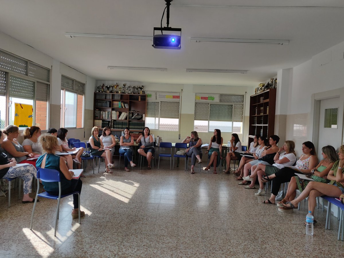 Creixengoar's tweet image. Formació de Treball per ambients a Infantil @FTrams #sharetolearn