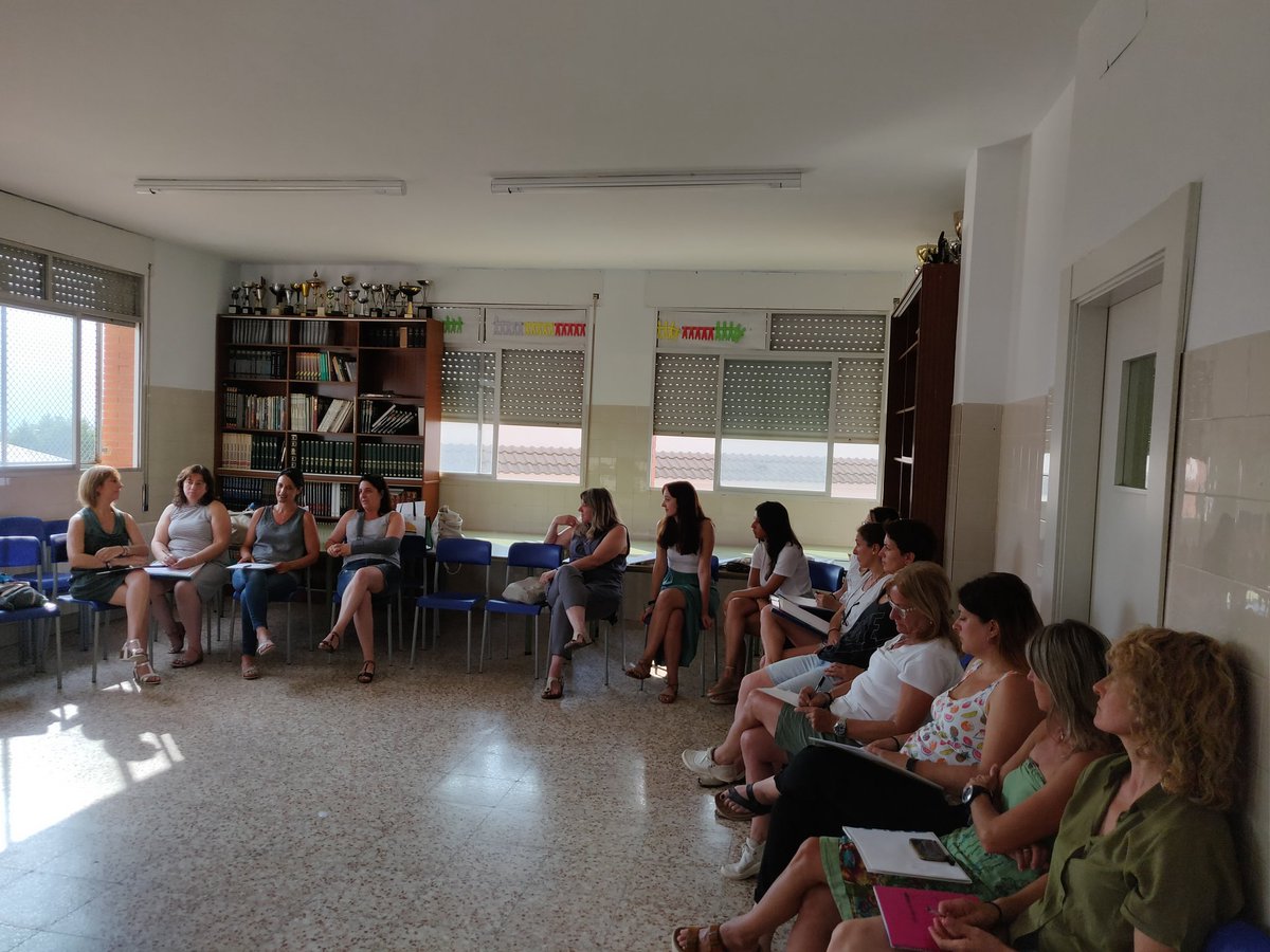 Creixengoar's tweet image. Formació de Treball per ambients a Infantil @FTrams #sharetolearn