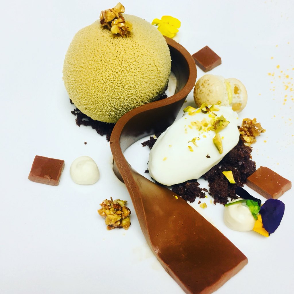 We elevating the desserts.. chocolate dome filled with a coffee infused mousse 😋 #professionalchefs #foodnetwork #foodie #foodblogger #chef #pastry #desserts