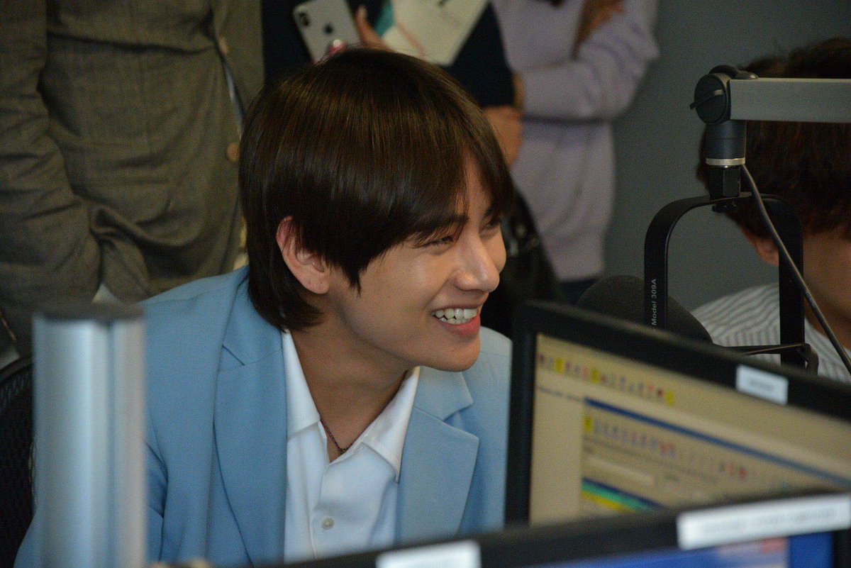 iHeartCountdown's tweet image. What was your favorite part of the @bts_bighit interview with @JoJoWright?! Reply &amp;amp; let us know!! More to come tomorrow, listen link in bio in case you missed it! #BTS #BTSArmy #BTSxJoJoWright #iHeartRadioCountdown @BTS_twt